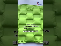 Uma nova jaqueta de borracha colada.